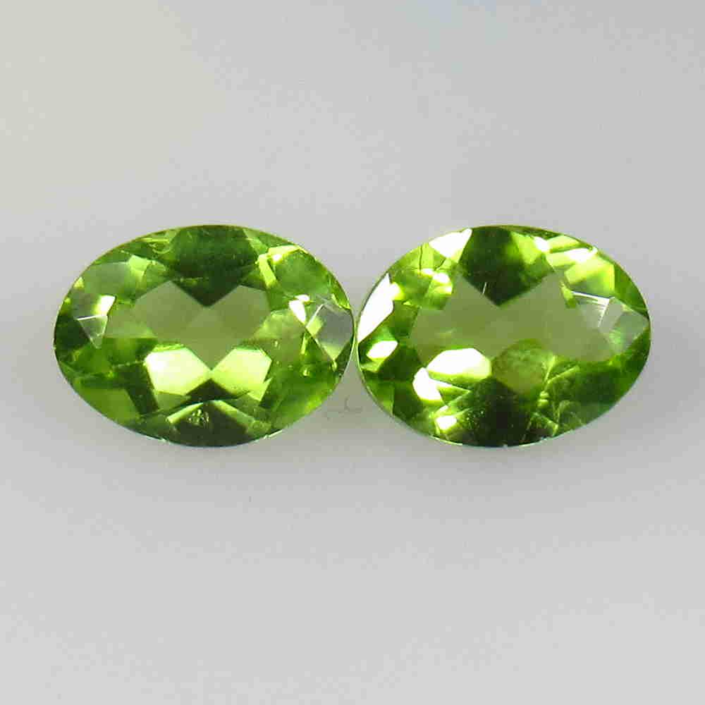3.23 Ctw Natural Pakistan Peridot Oval Pair: No Reserve! Title: 3.23 Ctw Natural Pakistan Peridot Oval Pair Stone Clarity: VVS Gemstone: Peridot Carat Weight: 3.23 Size/Dimensions: 8.80 x 6.60 x 3.80 mm / 2 Pc's Additional Information: Top Class