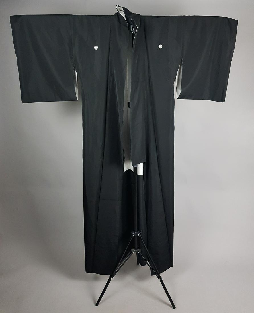 BLACK SILK KIMONO (1 of 5)