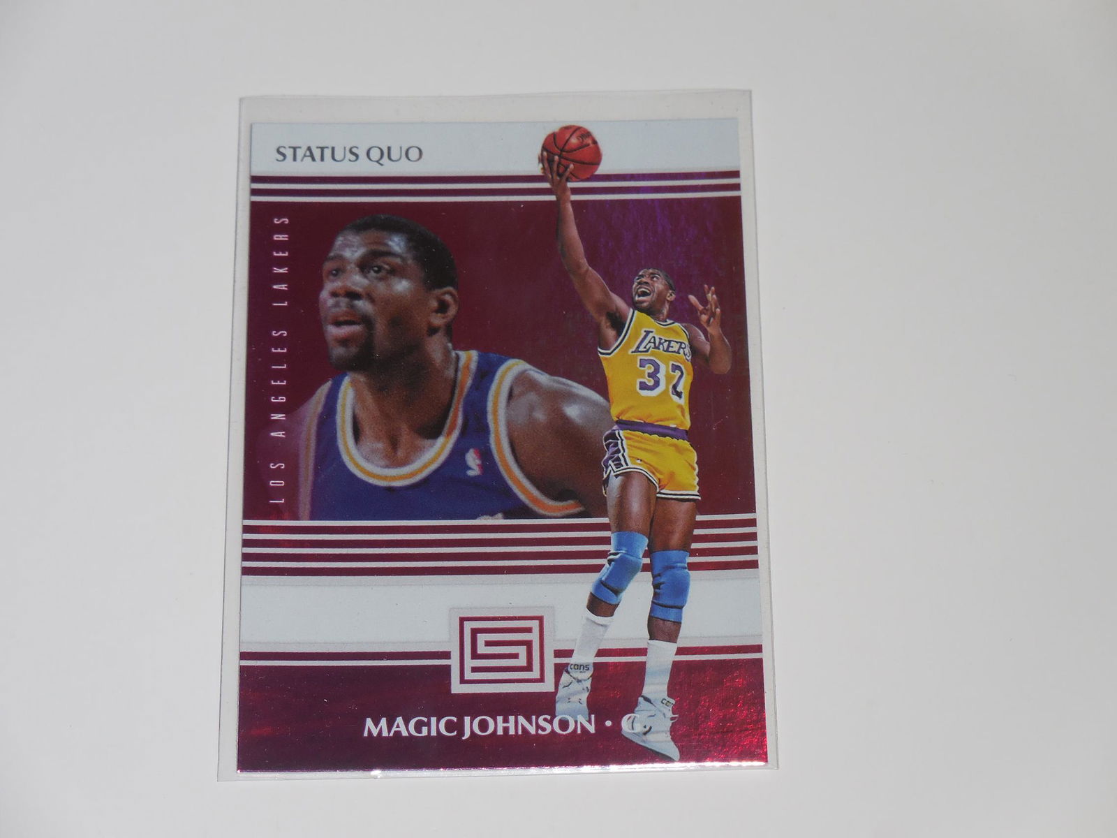 17-18 PANINI STATUS MAGIC JOHNSON STATUS QUO HOLO (1 of 2)