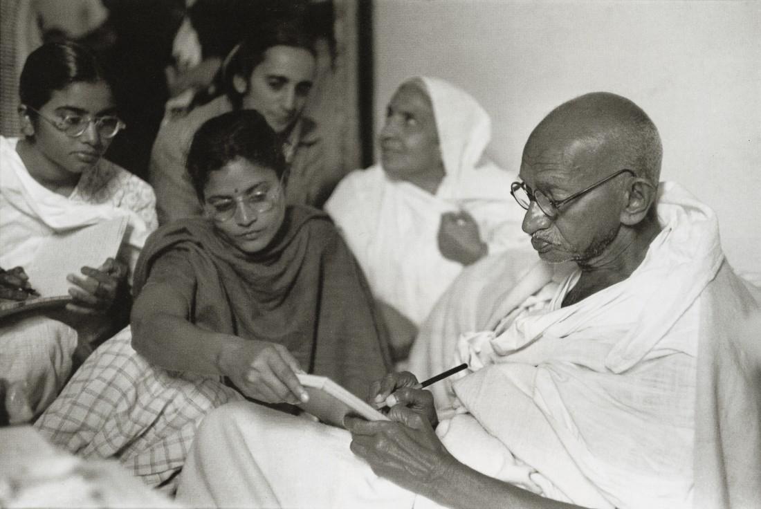 HENRI CARTIER-BRESSON - Ghandi, Before Breaking Fast (1 of 1)