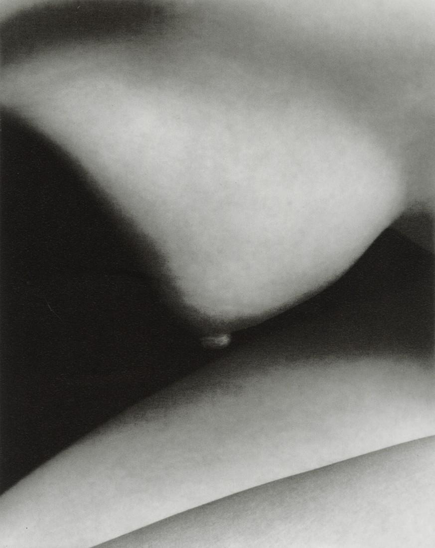 EDWARD WESTON - Nude, 1934: Artist: Edward Weston Title: Nude, 1934 Medium: Photo Litho, 1996, Italy Dimensions: 5.55x7" Description: Heat Wax Mounted on 8.5x11" Conservation Board Artist Bio: Edward Henry Weston was a 20th-cent