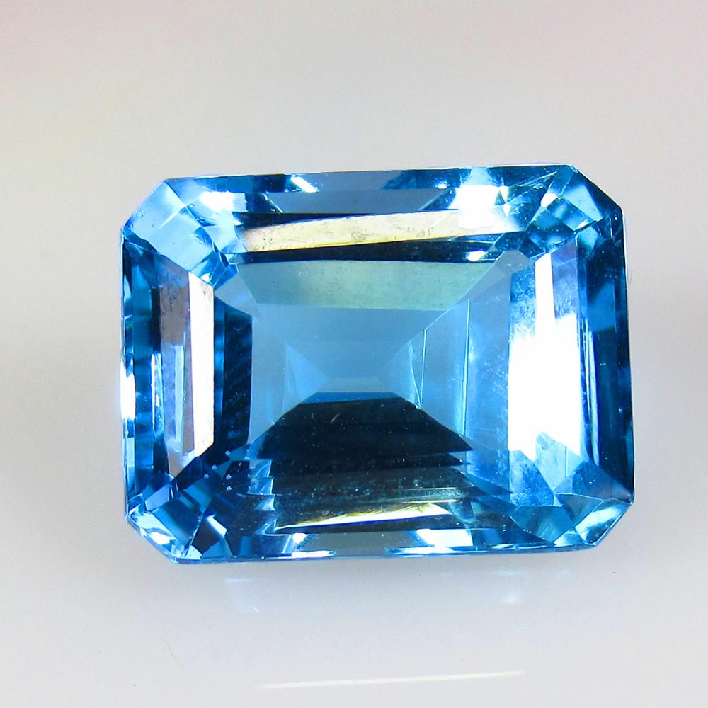 20.30 Ctw Natural Blue Topaz Octagon Cut (1 of 2)