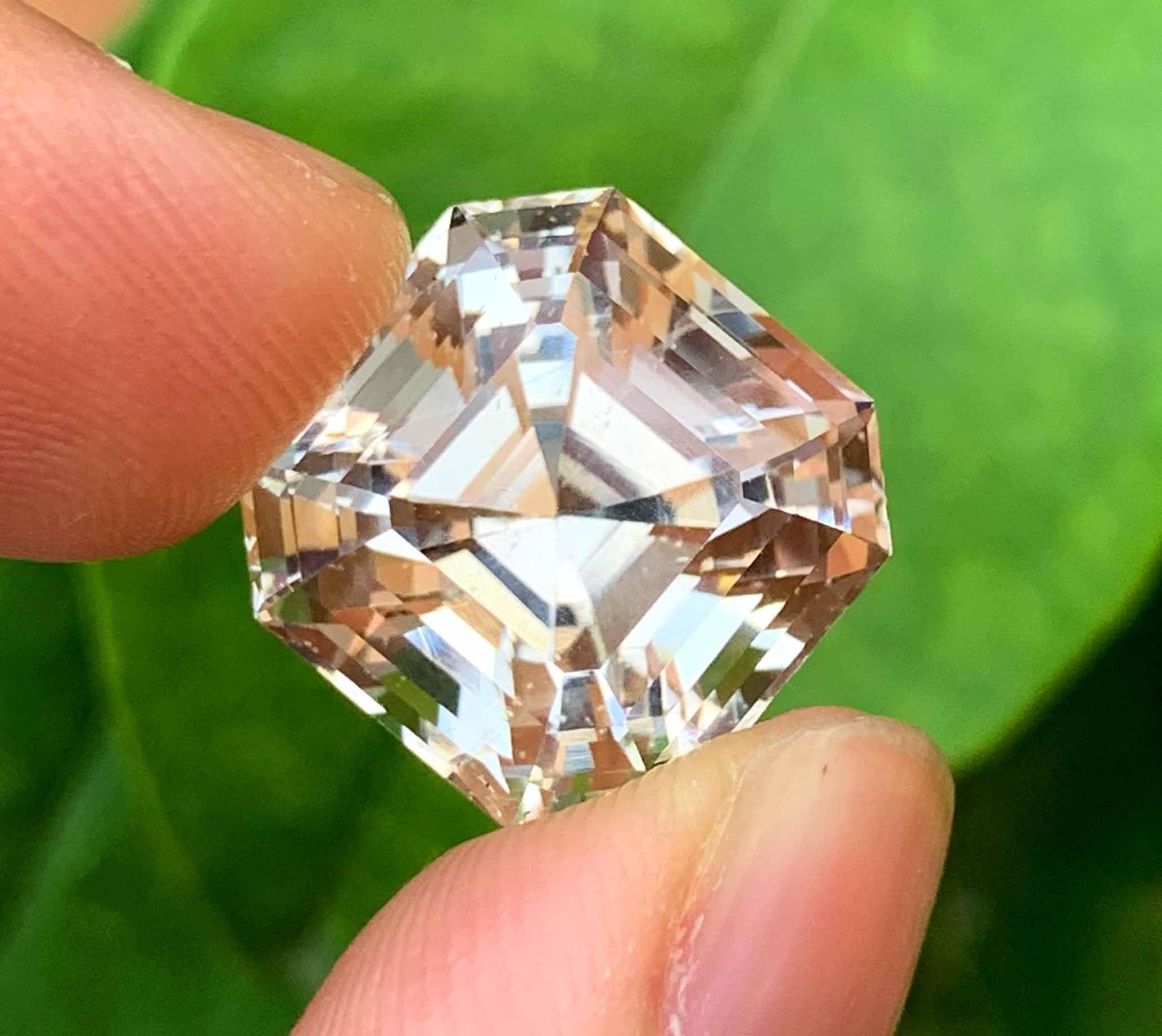Natural Sherry Topaz Loose gemstone Asscher Cut - 28.35: Natural Sherry Topaz Loose gemstone Asscher Cut weight - 28.35 Carats Dimensions : 16.5*16.5*14 mm treatment : Natural Origin : Pakistan DHL E COMMERCE SHIPPING Reserve: $180.00 Shipping: Domestic: Fl