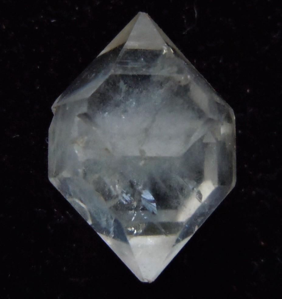 BROAD TWINNED QUARTZ CRYSTAL (1 of 7)