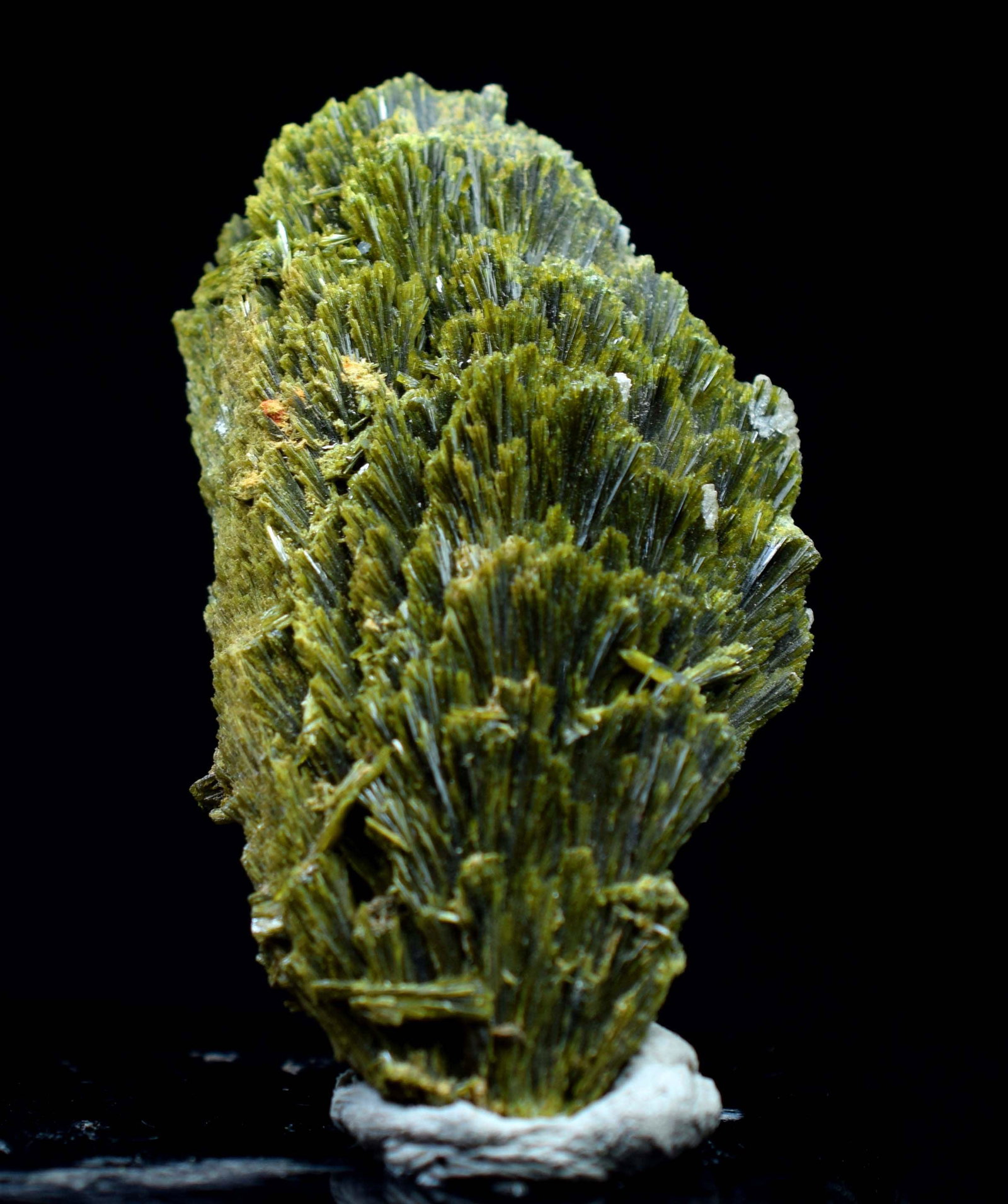Epidote Specimen , Orange Head Epidote Crystals Cluster: Epidote Specimen , Orange Head Epidote Crystals Cluster from Skardu Pakistan-34Gram-61*34*13 mm Epidote Specimen , Orange Head Epidote Crystals Cluster from Skardu Pakistan. Crystals have unique orang
