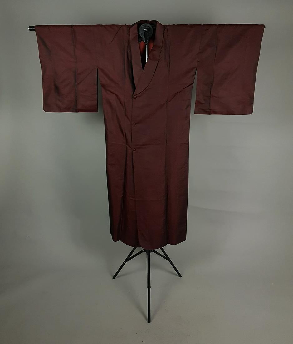 SATIN SILK RED & BLACK KIMONO (1 of 8)