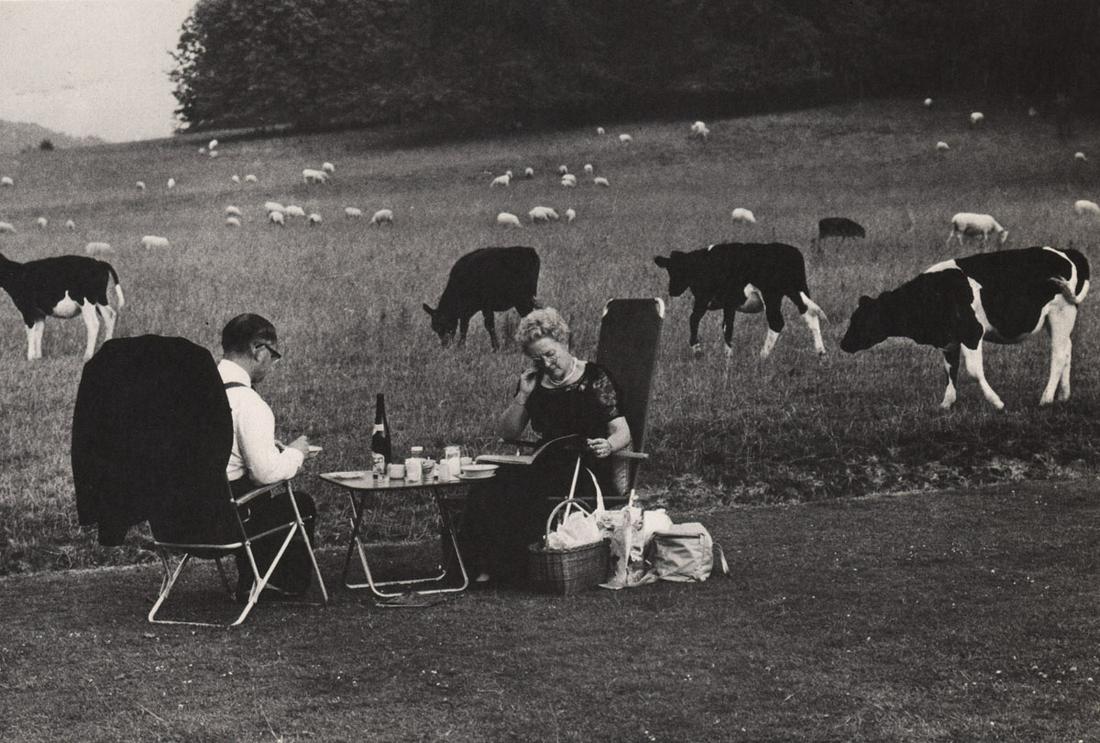 TONY RAY-JONES - Glyndebourne, 1967: Artist: TONY RAY-JONES Glyndebourne, 1967 Medium: Photoengraving Printed 1970’s in Switzerland Image size (inches) approx. 5.5 x 8” Reserve: $25.00 Shipping: Domestic: Flat rate of $15.00 to anywh