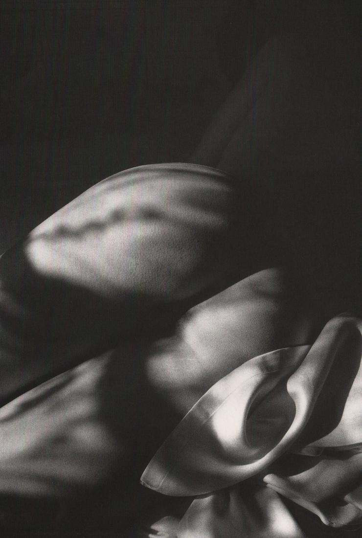 JEANLOUP SIEFF - Nude, Paris, 1980: Artist: JEANLOUP SIEFF Print Title: Nude, Paris, 1980 Medium: Photo-lithograph Printed 1990’s in Germany Image size (inches) approx. 10 x 7” Jeanloup Sieff (1933-2000) was a French photographer bo
