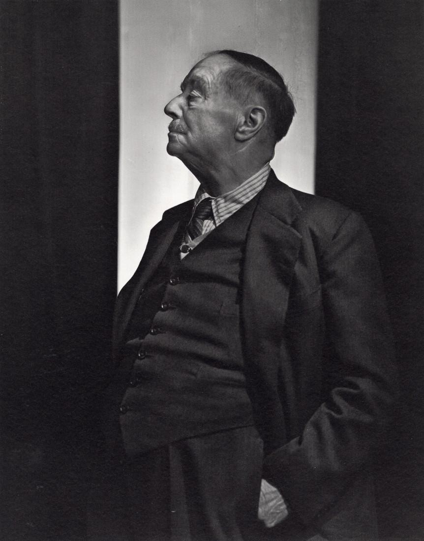 YOUSUF KARSH - H.G. Wells, 1943: Artist: Yousuf Karsh Title: H.G. Wells, 1943 Medium: Photo Litho, 1983, Switzerland Dimensions: 7.6x9.7" Description: Heat Wax Mounted on 11x14" Conservation Board Artist Bio: Yousuf Karsh (1908-2002)