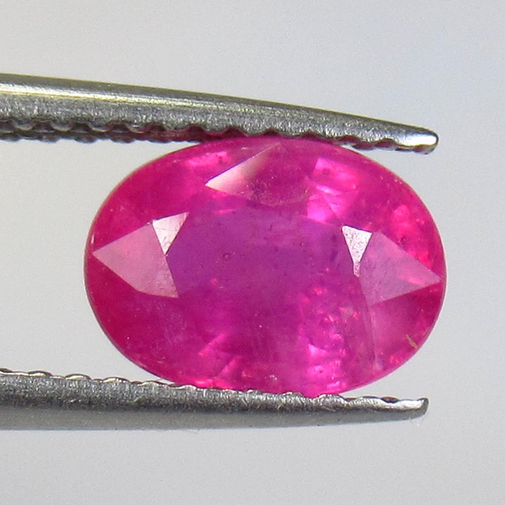 1.85 Ct Natural Pinkish Ruby Oval Cut (1 of 2)