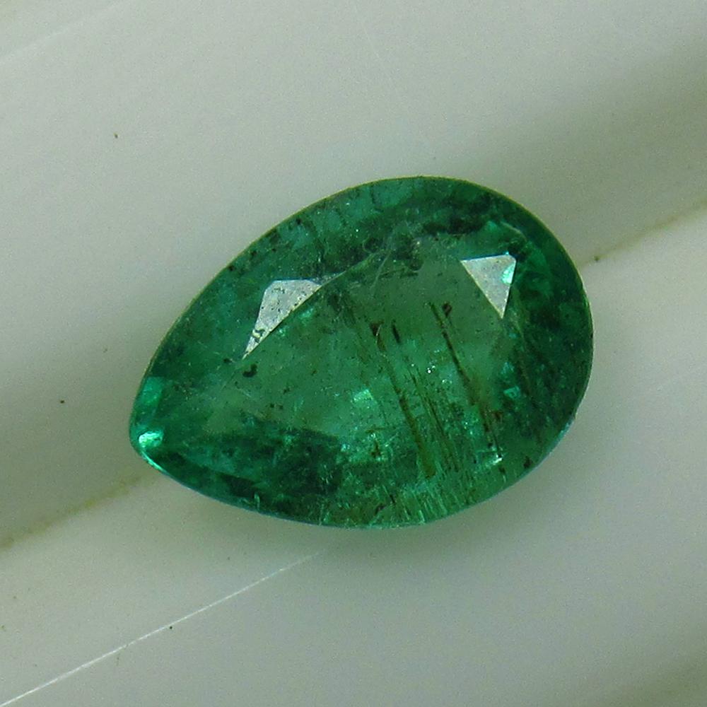 0.98 Ct Natural Zambian Emerald Pear Cut (1 of 2)