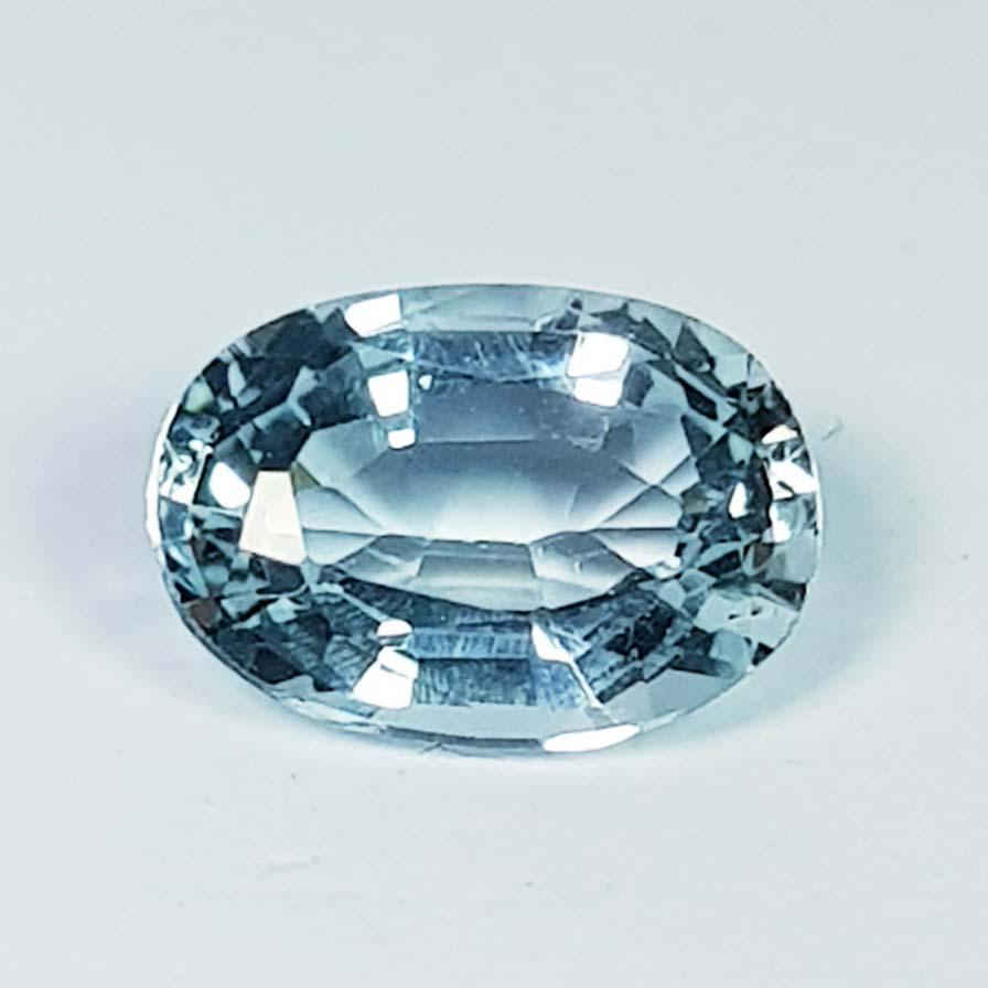 1.10 Ct Natural Aquamarine Oval Cut: No Reserve! Title: 1.10 Ct Natural Aquamarine Oval Cut Color/Clarity: Transparent Gemstones: Loosegemstone Carat Weights: 1.1 Size/Dimensions: 8.00 x 5.70 x 3.80 Additional Information: Oval / Brazil 