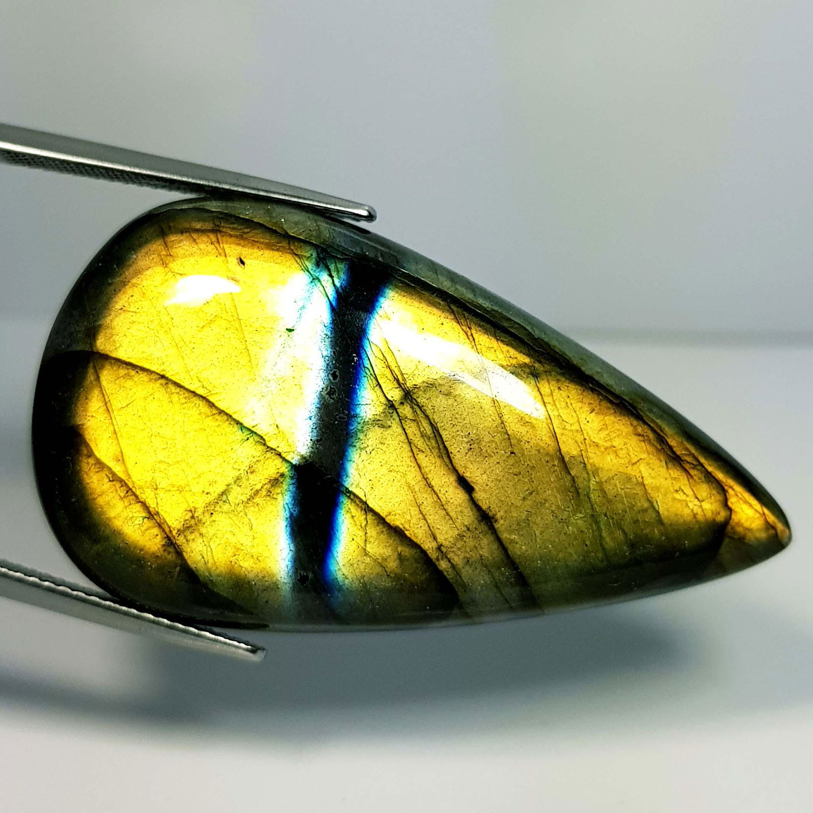 59.95 Ct Natural Labradorite (1 of 5)