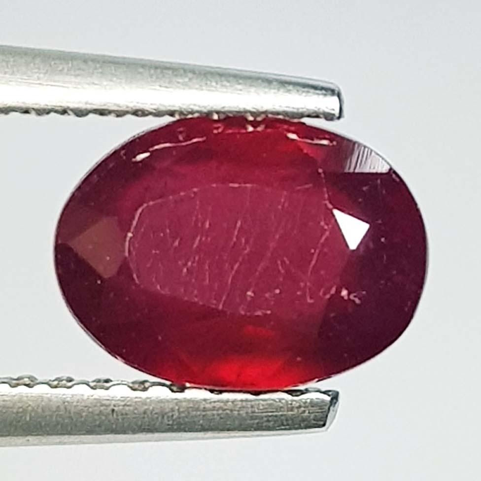 Natural Ruby Oval Cut 2.10 ct (1 of 5)
