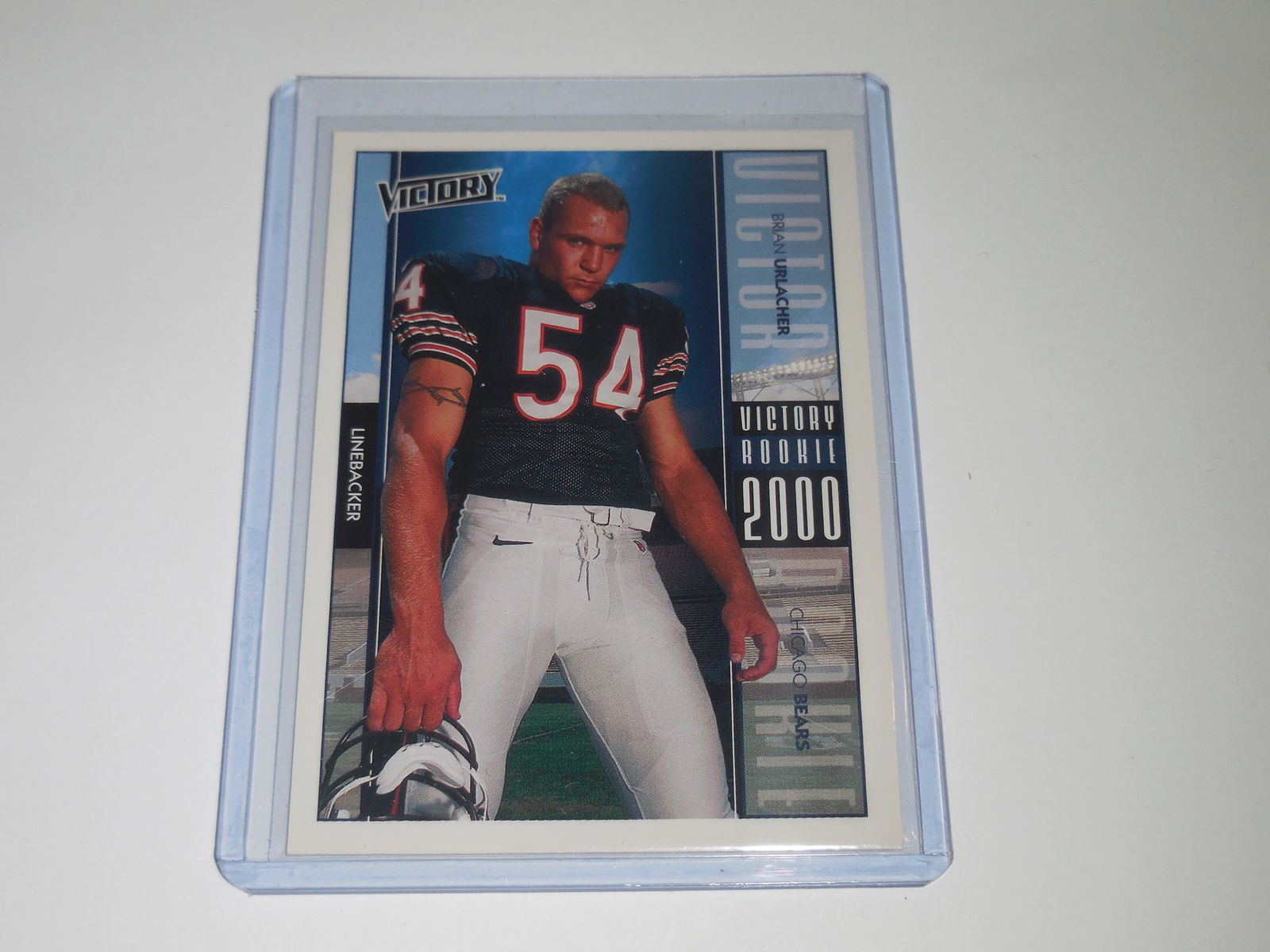 2000 UD VICTORY BRIAN URLACHER ROOKIE CARD (1 of 2)