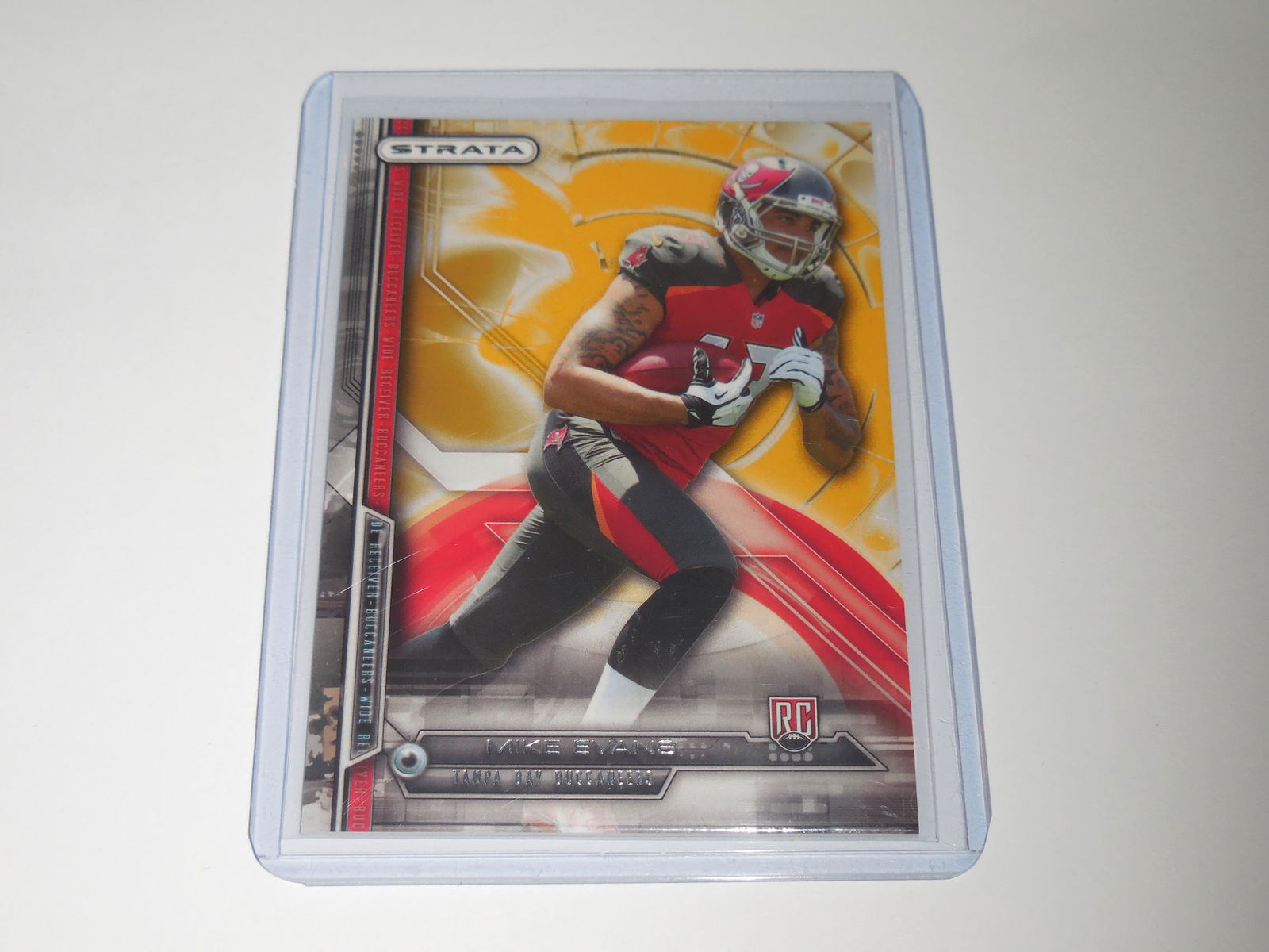 2014 TOPPS STRATA MIKE EVANS GOLD ROOKIE CARD (1 of 2)