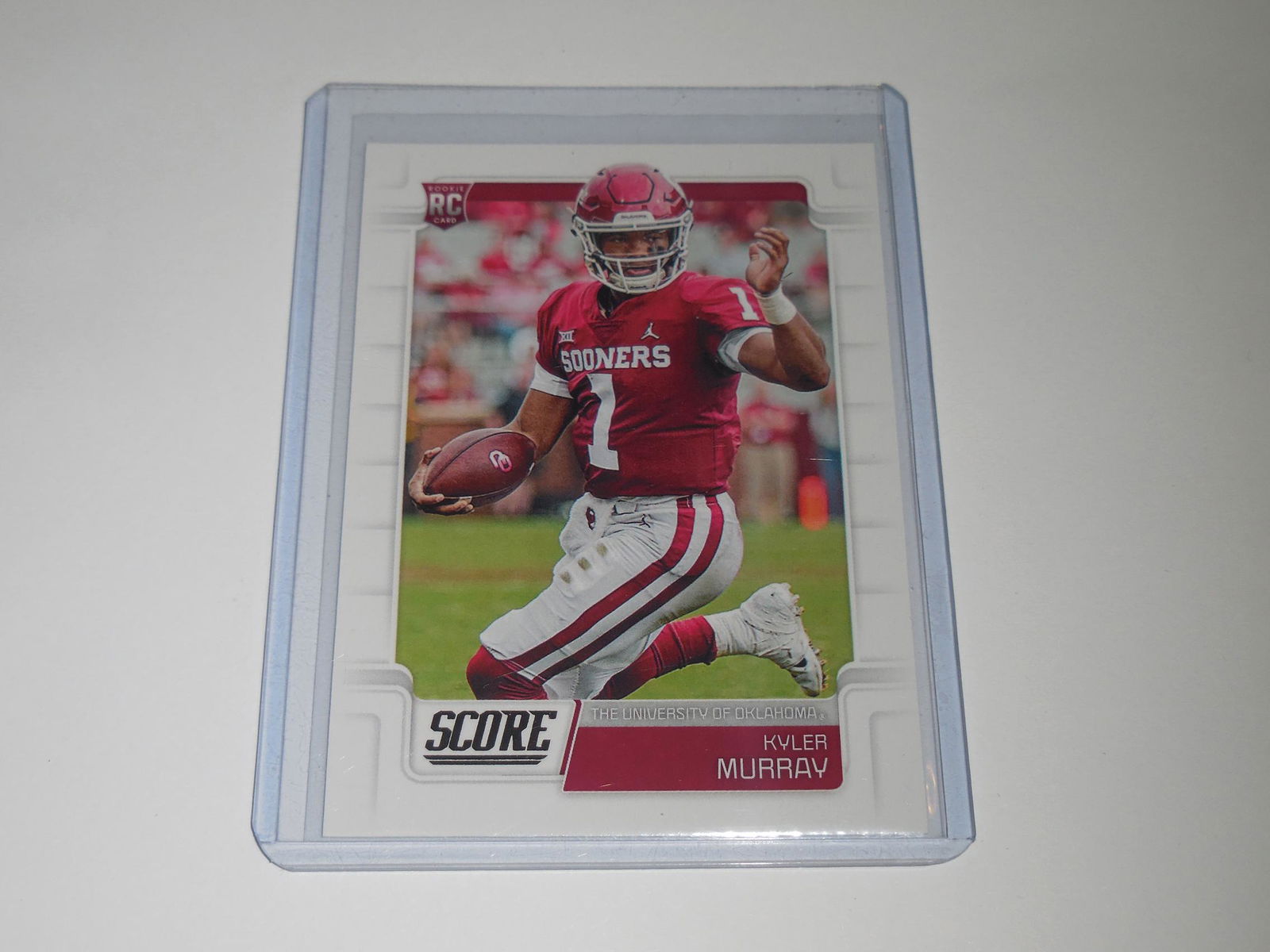 2019 SCORE KYLER MURRAY ROOKIE CARD SOONERS (1 of 2)