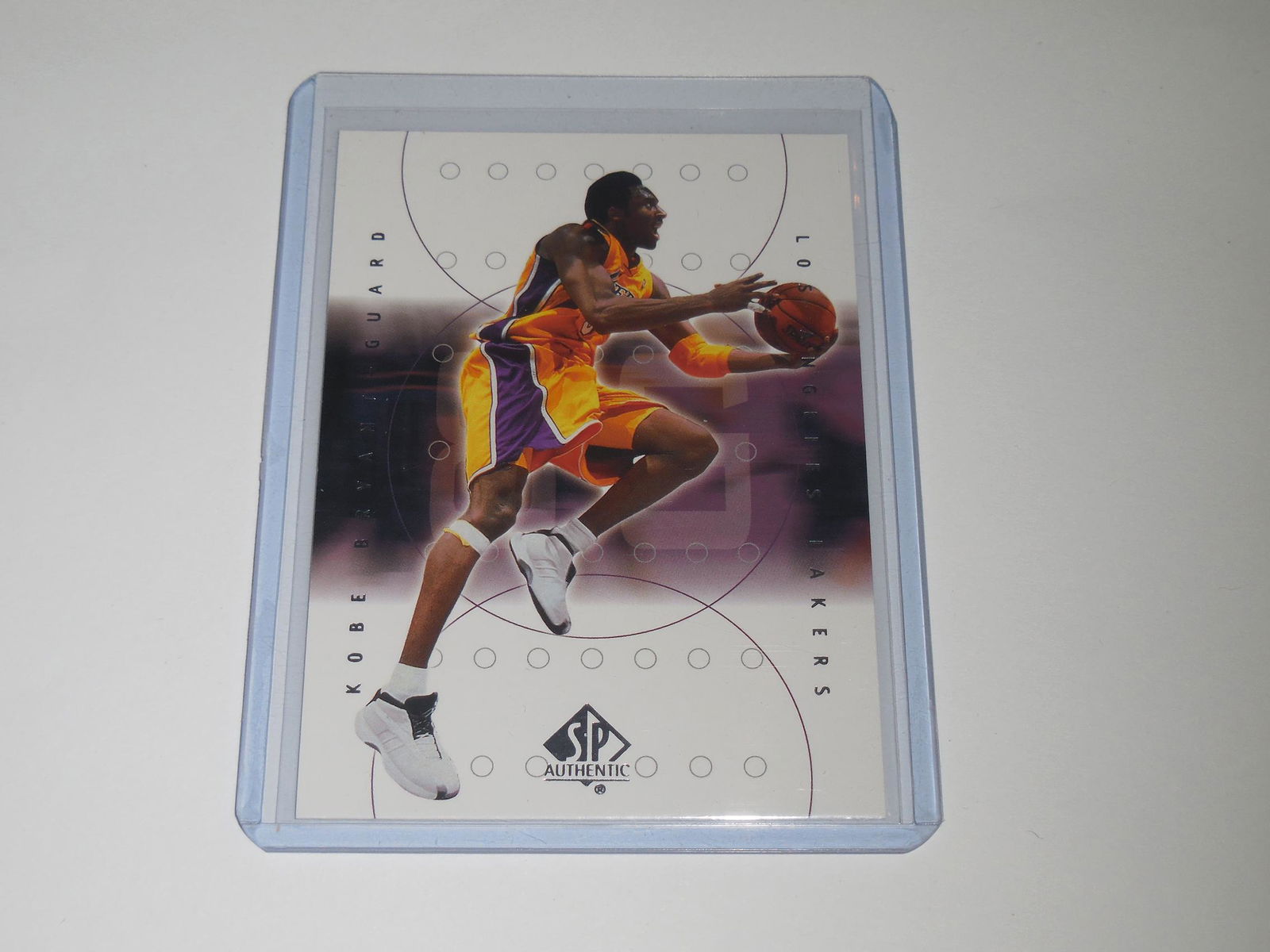 00-01 SP AUTHENTIC #39 KOBE BRYANT LAKERS (1 of 2)
