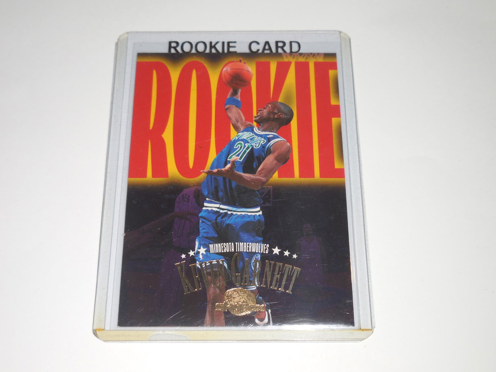 95-96 SKYBOX KEVIN GARNETT ROOKIE CARD (1 of 2)