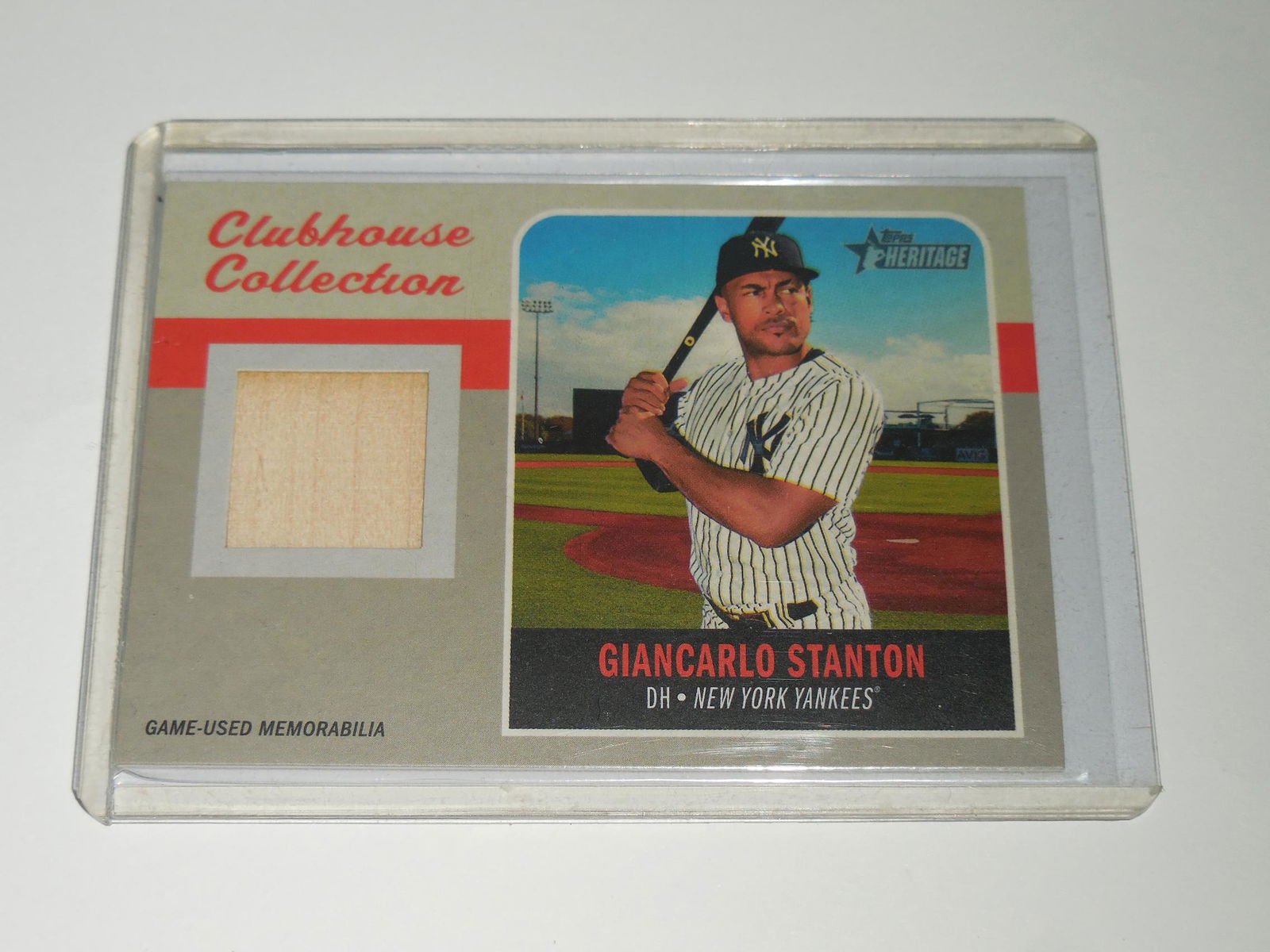 2019 TOPPS HERITAGE GIANCARLO STANTON GAME USED BAT (1 of 2)