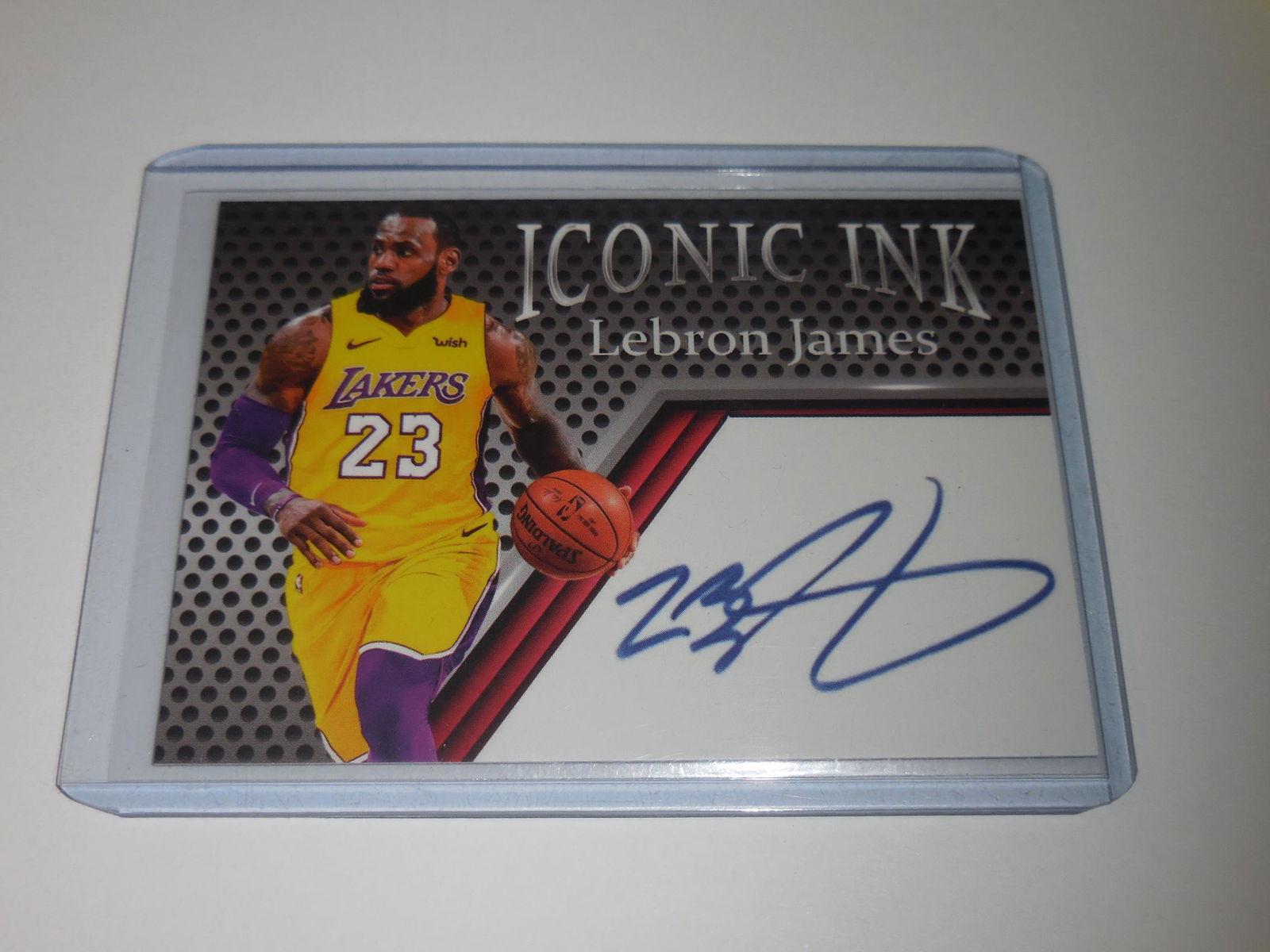 ACEO ICONIC INK LEBRON JAMES FACSMILE AUTOGRAPH CARD (1 of 2)