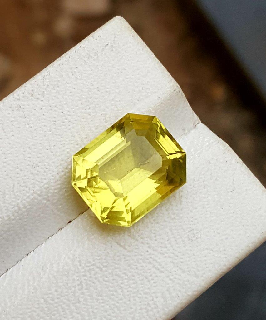 Lemon Quartz Best Quality - 16.70 Carats - 18X15X10 mm (1 of 4)