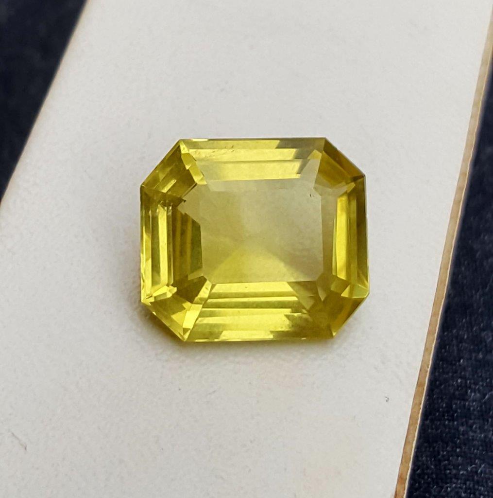 AAA Quality Lemon Quartz - 26.90 Carats - 20X19X10 mm (1 of 3)