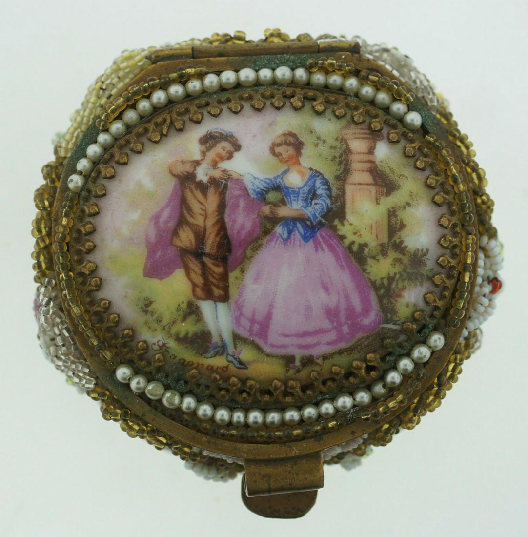 C.1950 ANTIQUE JEWELED BOX PORCELAIN PAINTING PEARL: N-JGT C.1950 JEWELED BOX PORCELAIN PAINTING PEARLS MADE IN FRANCE FOR MARK CROSS NEW YORK GORGEOUS STYLISH MAKES A GREAT GIFT! DIAMETER 2 1/8'' HEIGHT 1 1/8'' MIRROR IS INSIDE GORGEOUS LOVELY PAINTING