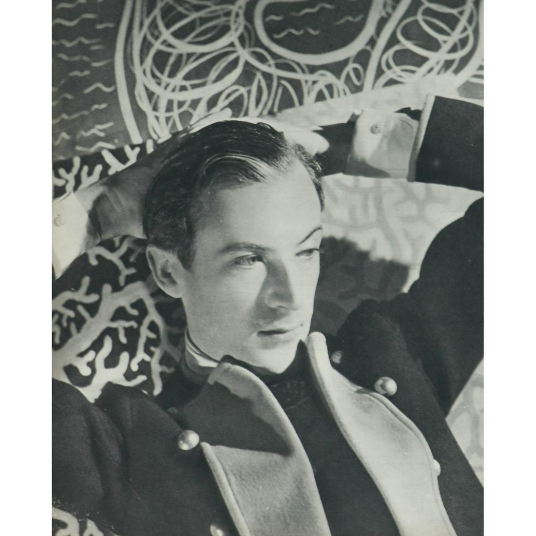FRANCIS J. GUTMANN (GOODMAN) - Cecil Beaton: Artist: FRANCIS J. GUTMANN (GOODMAN) Print Title: Cecil Beaton Medium: Sheet-fed Gravure Printing Date: 1930's Printed in England Image Size approx.: 8 x 6.25 inches Born Francis Julian Gutmann (1913-