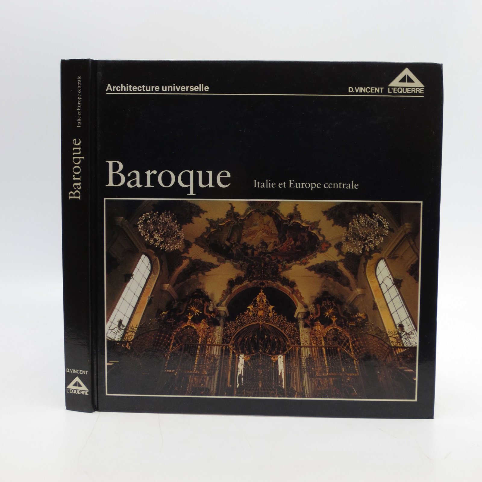 Baroque Italie et Europe centrale: SKU #: 16548 Nice Copy. Holland Brady Jr. is a highly reputed architect from Tryon, a small upscale community in the mountains of North Carolina. Brady accumulated a quality library of over 2,400 arch