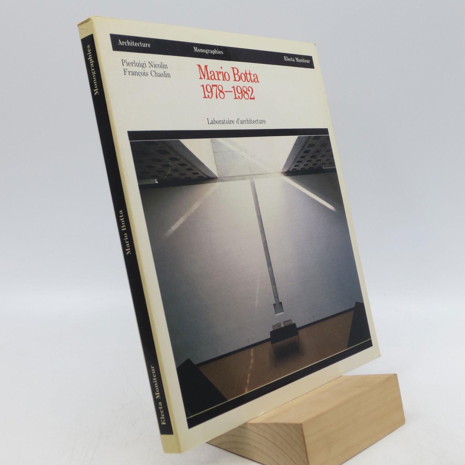 Mario Botta 1978-1982: SKU #: 16494 Holland Brady Jr. is a highly reputed architect from Tryon, a small upscale community in the mountains of North Carolina. Brady accumulated a quality library of over 2,400 architecture bo