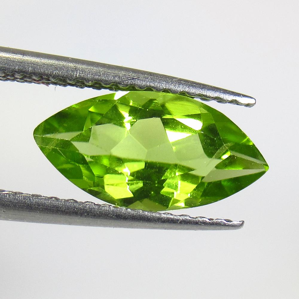 2.04 Ctw Natural Pakistan Peridot Marquise Cut: No Reserve! Title: 2.04 Ctw Natural Pakistan Peridot Marquise Cut Stone Clarity: VVS Gemstones: Peridot Carat Weights: 2.04 Size/Dimensions: 11.80 x 6.00 x 4.40 mm Additional Information: Top Class Lu