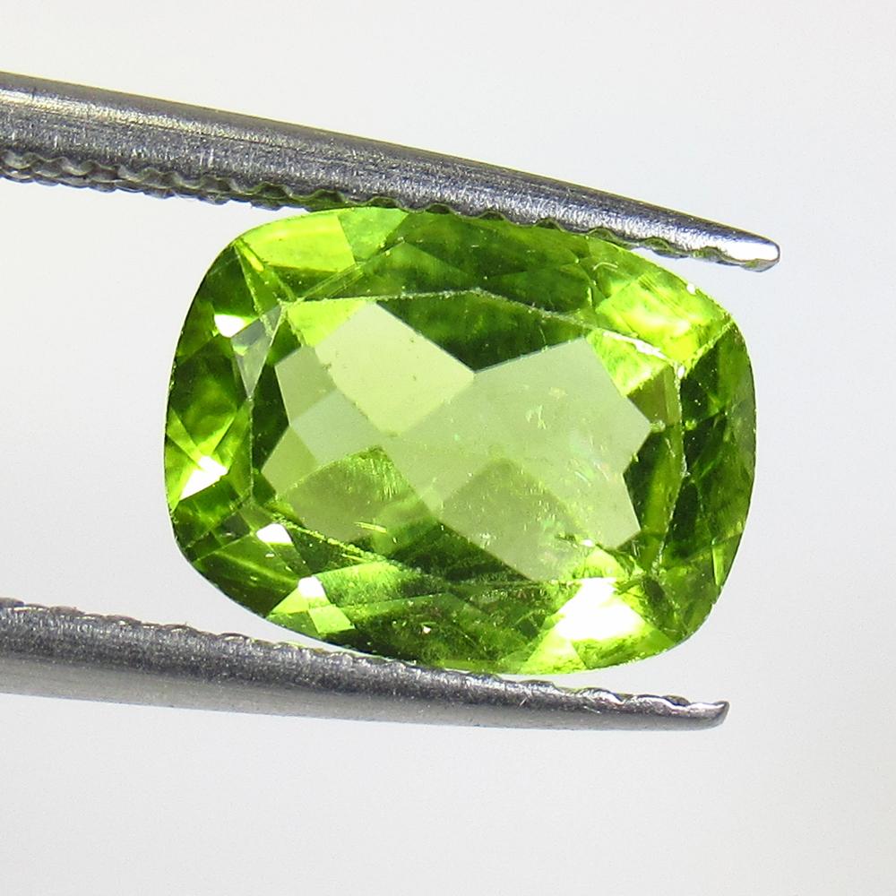 2.00 Ctw Natural Pakistan Peridot Cushion Cut: No Reserve! Title: 2.00 Ctw Natural Pakistan Peridot Cushion Cut Stone Clarity: VVS Gemstones: Peridot Carat Weights: 2 Size/Dimensions: 9.20 x 7.10 x 4.00 mm Additional Information: Top Class Luster 