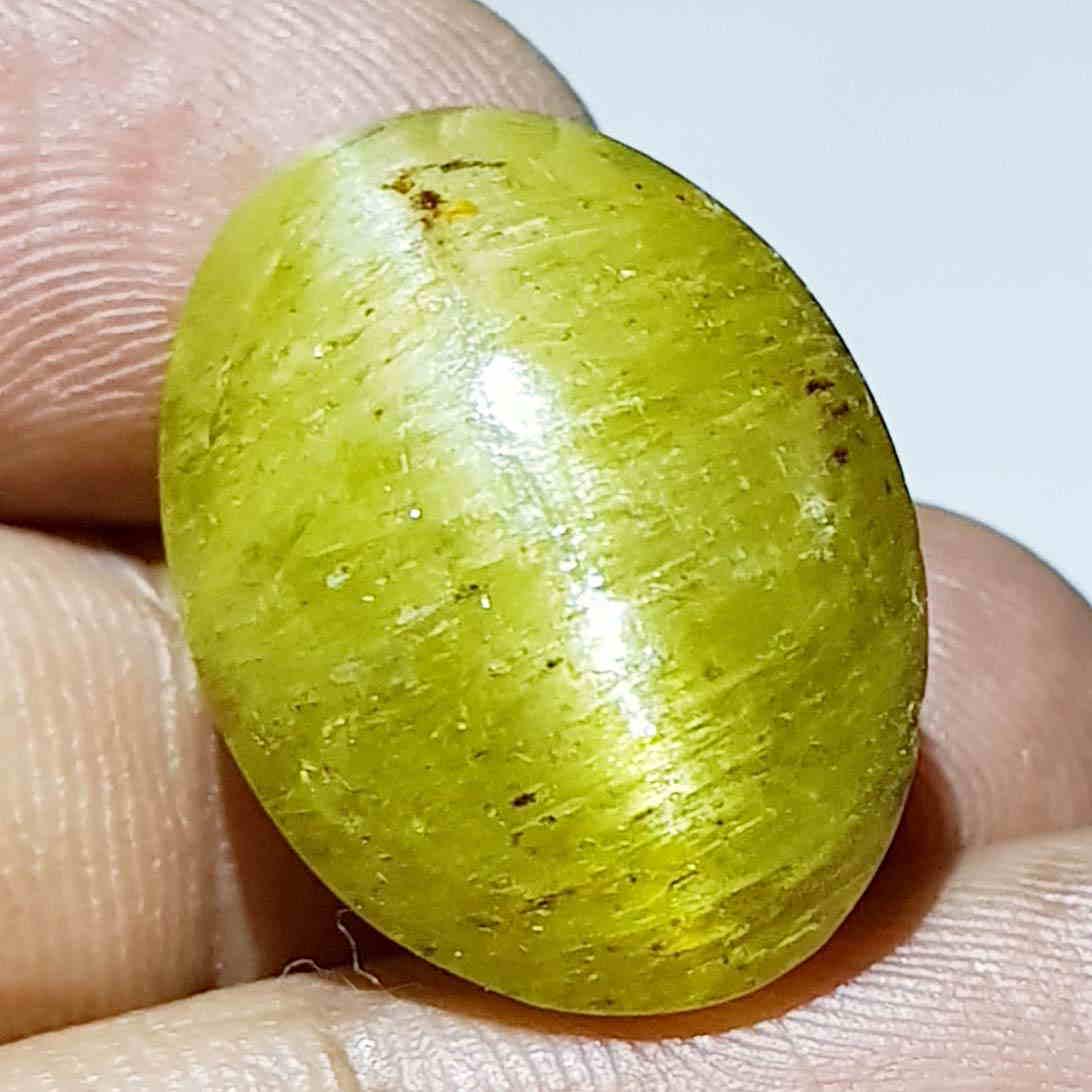 37.10 ct Natural Apatite cat's Eye (1 of 5)