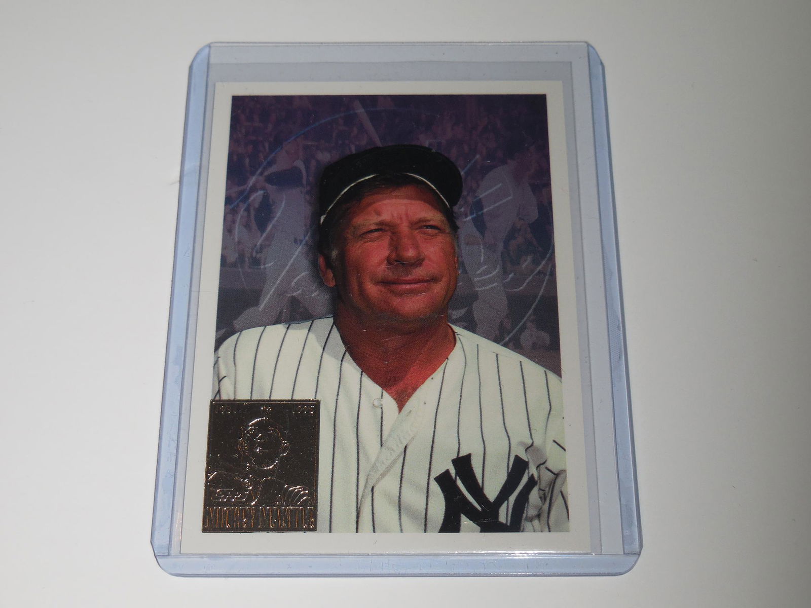 1996 TOPPS MICKEY MANTLE #7 LEGEND CARD (1 of 2)