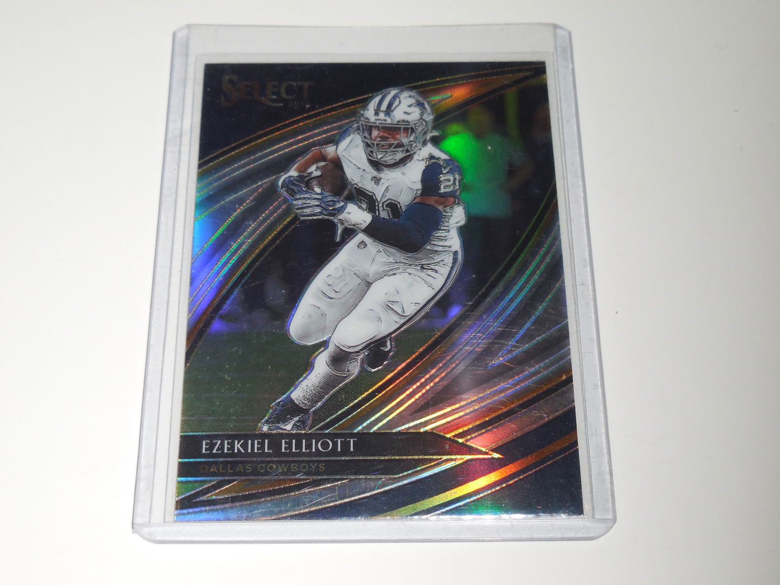 2019 SELECT EZEKIEL ELLIOTT FIELD LEVEL SILVER PRIZM (1 of 2)