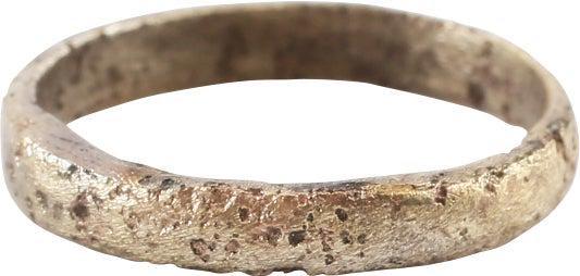 VIKING WOMAN'S WEDDING RING 866-1067 AD S 2 1/4 (1 of 3)