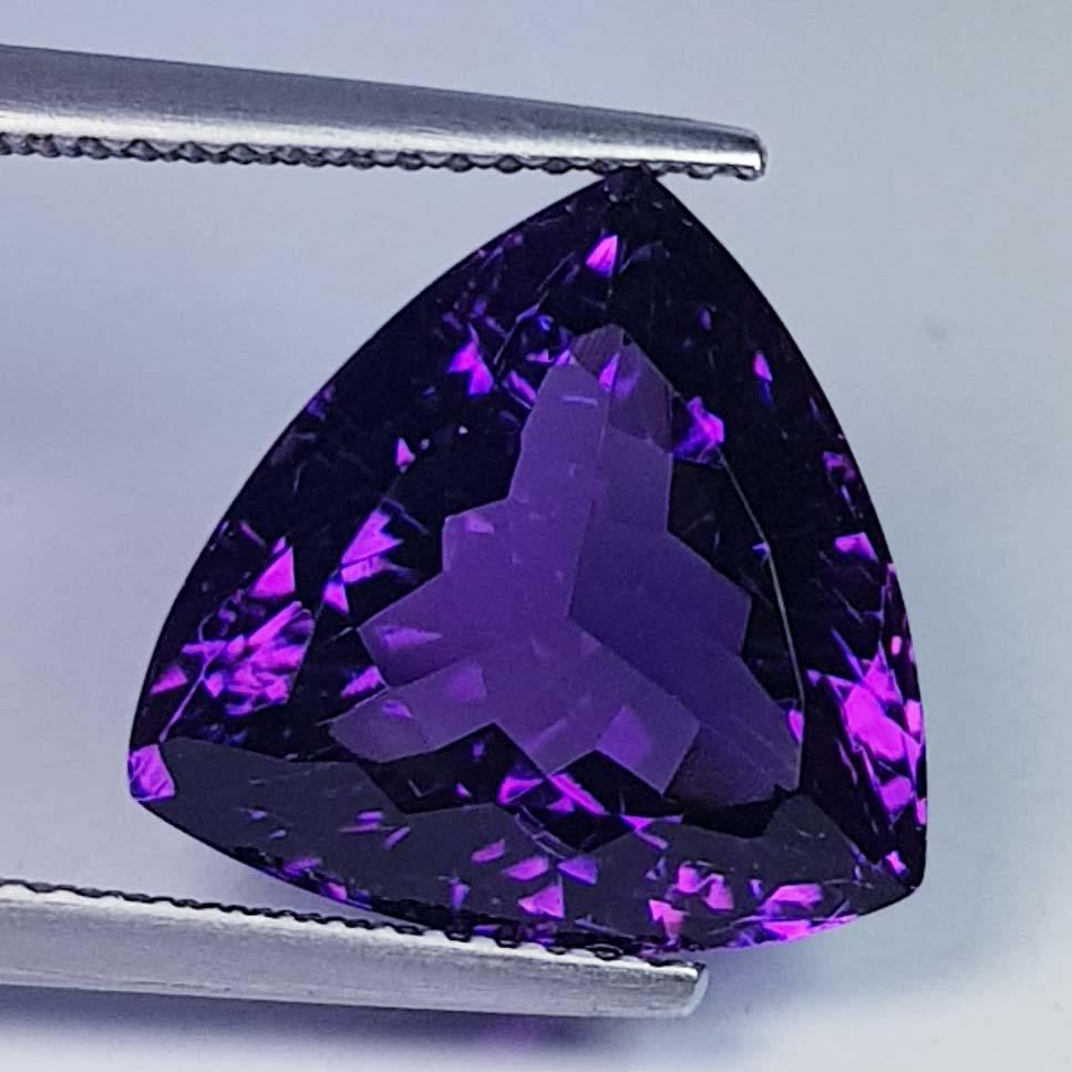 Nathural Amethyst Triangle Cut 8.75 Ct (1 of 5)