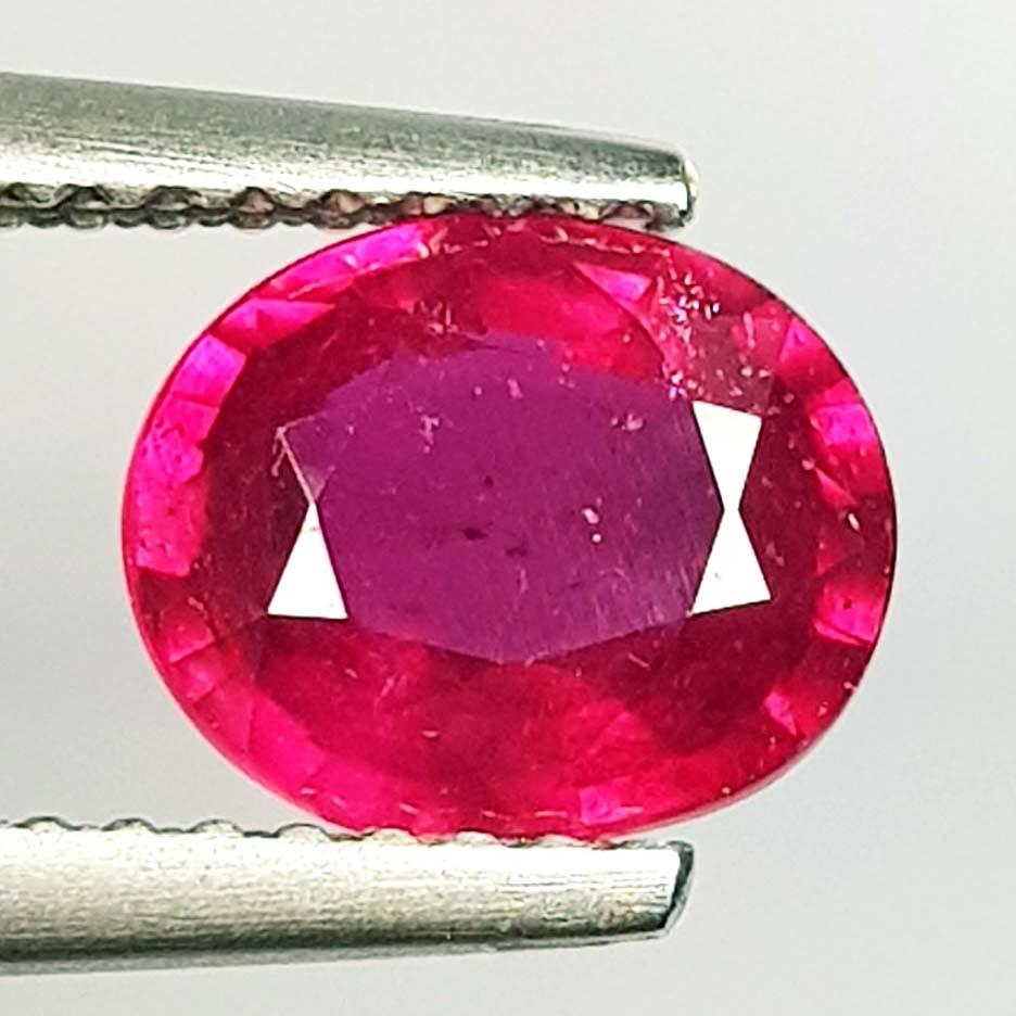Natural Ruby Oval Cut 1.69 ct (1 of 5)