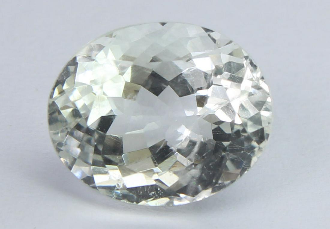 3.85 Cts Natural White beryl: No Reserve! Gemstone : Natural White beryl Origin : Brazil Weight : 3.85 carats Dimensions : 11x9x6.8 mm Shape : Oval Cut Color : Colorless Treatment : No Treatment Transparency : Transparent Clarity 