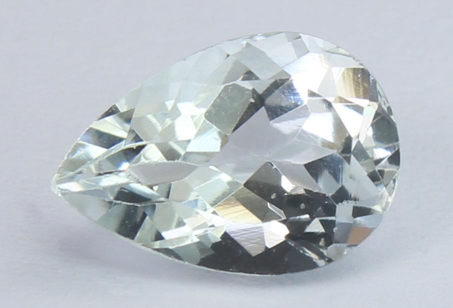 1.80 Cts Natural White beryl: No Reserve! Gemstone : Natural White beryl Origin : Brazil Weight : 1.80 carats Dimensions : 10x6.9x5 mm Shape : Pear Cut Color : Colorless Treatment : No Treatment Transparency : Transparent Clarity 