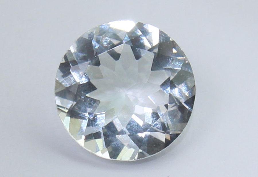 1.07 Cts Natural White beryl: No Reserve! Gemstone : Natural White beryl Origin : Brazil Weight : 1.07 carat Dimensions : 7.1-7.1x3.8 mm Shape : Round Cut Color : Colorless Treatment : No Treatment Transparency : Transparent Clari