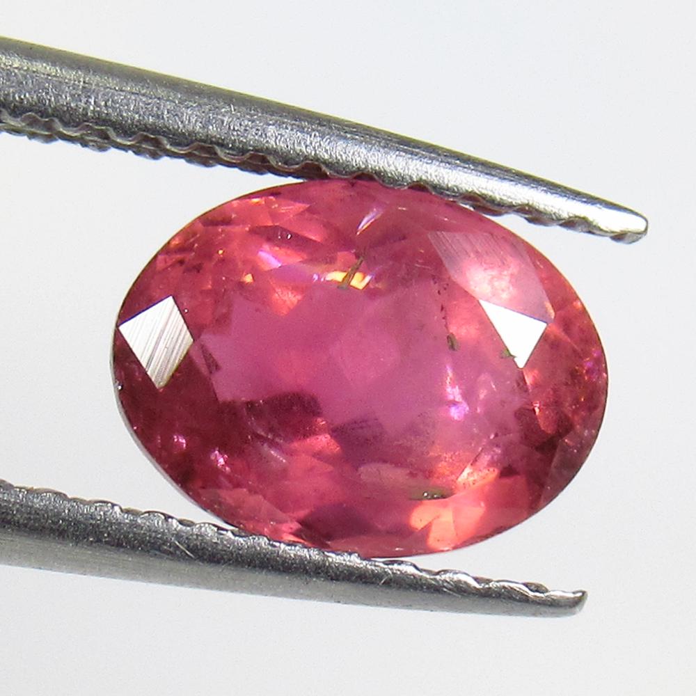 1.60 Ct Natural Pink Tourmaline Oval Cut (1 of 2)