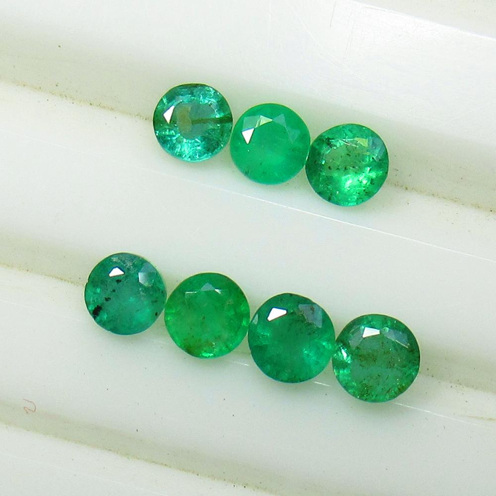 1.52 Ct Natural 7 Zambian Emerald Round Set (1 of 2)