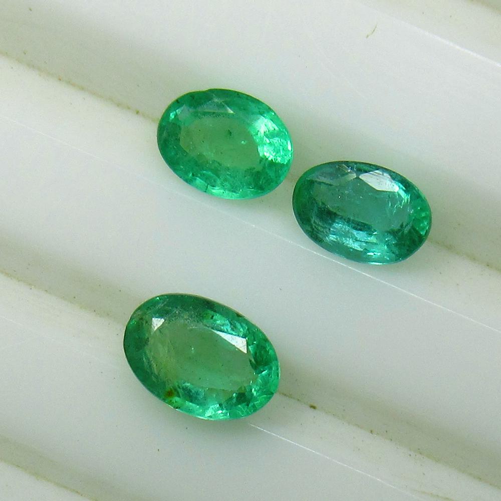 1.41 Ct Natural 3 Zambian Emerald Oval Set (1 of 2)