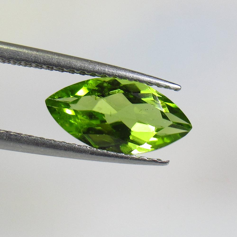 1.92 Ct Natural Pakistan Peridot Marquise Cut: No Reserve! Title: 1.92 Ct Natural Pakistan Peridot Marquise Cut Stone Clarity: VVS Gemstone: Natural Peridot Carat Weights: 1.92 Size/Dimensions: 12.00 x 6.00 x 4.00 mm Additional Information: Top Cl