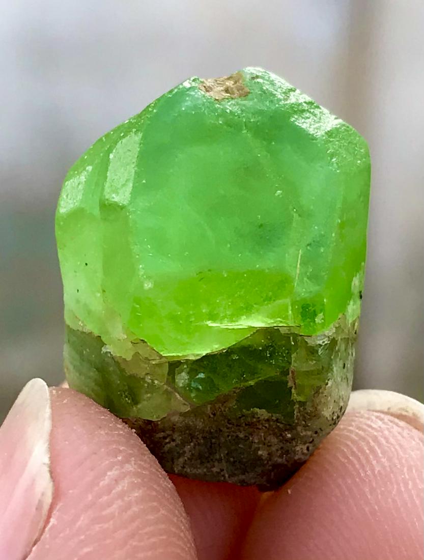 41 Carats World's Quality Fabulous Damage Free Olive: Title: 41 Carats World's Quality Fabulous Damage Free Olive Green Color Peridot Crystal Origin: Pakistan Description: 41 Carats World's Quality Fabulous Damage Free Olive Green Color Peridot Crystal T