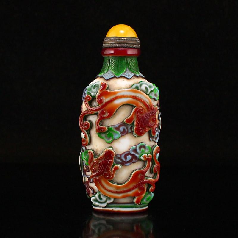 Beautiful Peking Glass Double Chi Dragon Snuff Bottle (1 of 8)