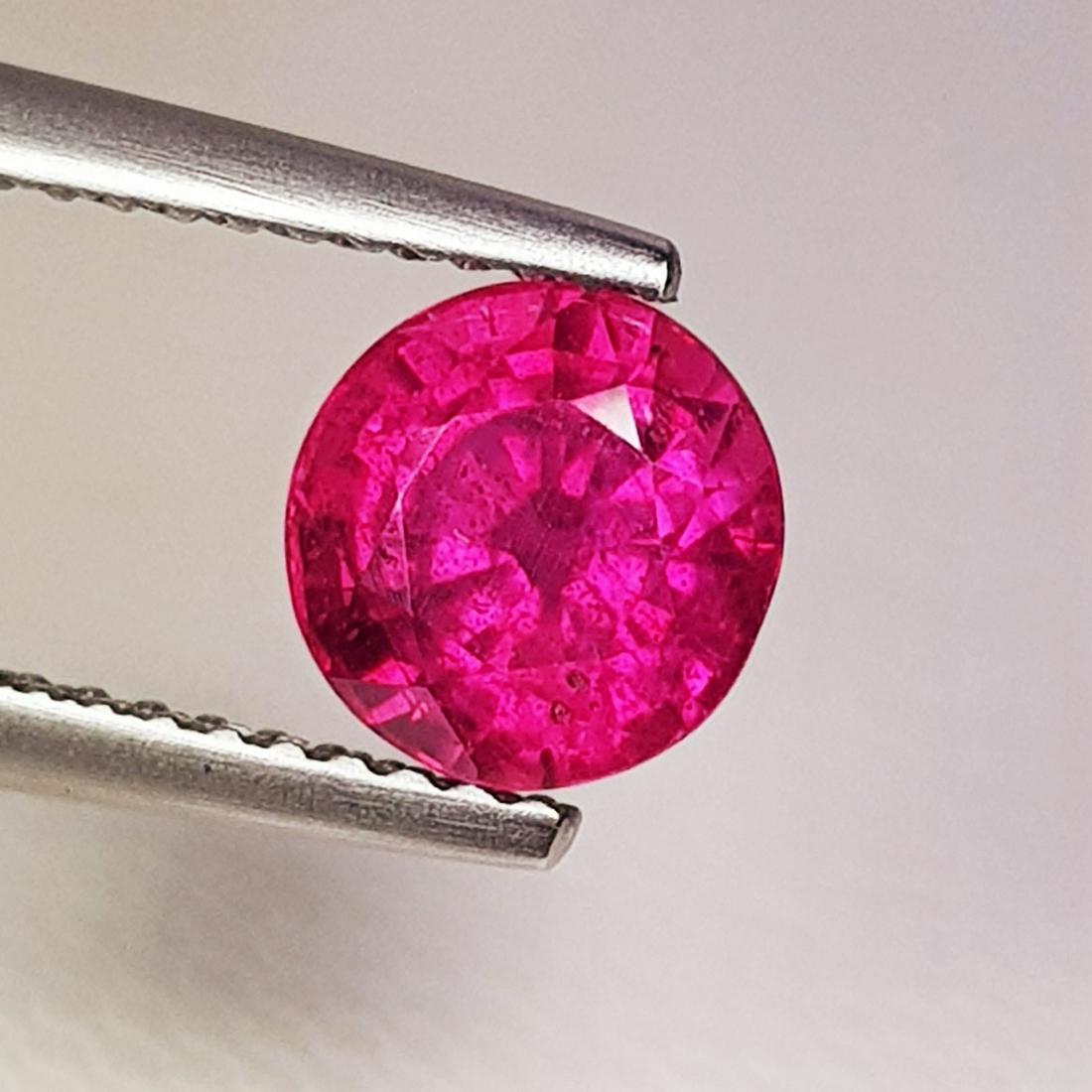 2.15 ct Natural Ruby (1 of 6)