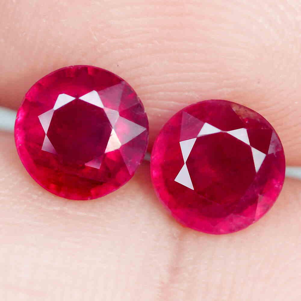1,84 cts Pair of Natural Round Red Ruby (1 of 3)
